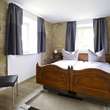 Hotel Und Restaurant Rittergut Kreipitzsch 萨勒河畔瑙姆堡 外观 照片