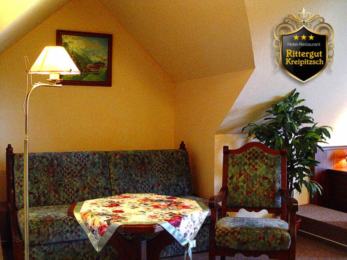 Hotel Und Restaurant Rittergut Kreipitzsch 萨勒河畔瑙姆堡 外观 照片