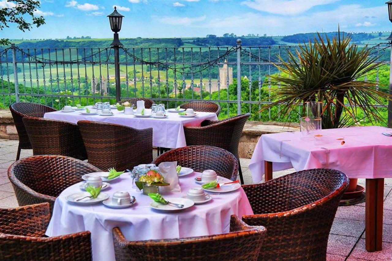 Hotel Und Restaurant Rittergut Kreipitzsch 萨勒河畔瑙姆堡 外观 照片