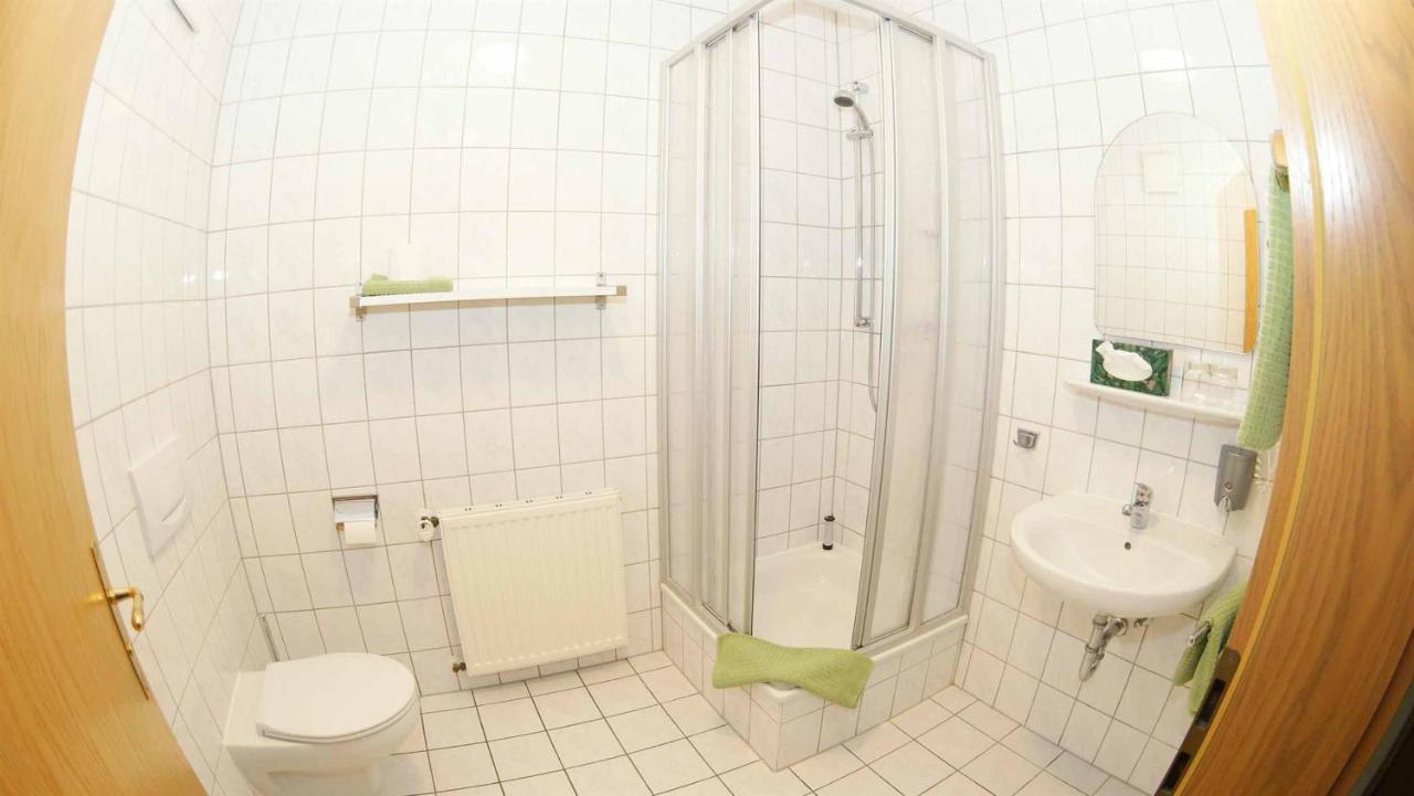 Hotel Und Restaurant Rittergut Kreipitzsch 萨勒河畔瑙姆堡 外观 照片